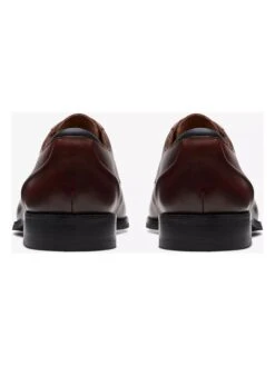 Clarks Leren Veterschoenen "Craft Arlo" Bruin -LIMANGO WINKEL clarks leren veterschoenen craft arlo bruin 3